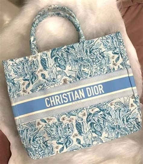 bolsa christian dior azul precio|farfetch bolsas cristianas Dior.